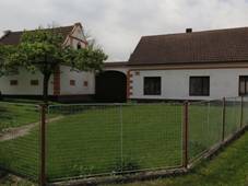 Komrov, venkovsk usedlost p.51.jpg