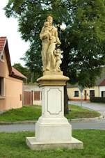 Socha sv. Anton�na Padu�nsk�ho, Milovice.jpg
