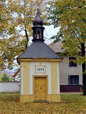 Obec Ostr  kaplika (2016) 04.jpg