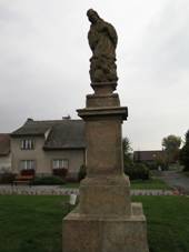 jezd, socha svatho Jana Nepomuckho.jpg