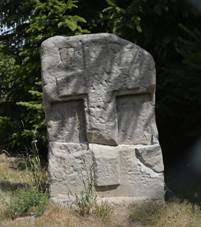 https://upload.wikimedia.org/wikipedia/commons/thumb/5/5e/Cross_stone_in_B%C5%99ehy_01.jpg/1280px-Cross_stone_in_B%C5%99ehy_01.jpg