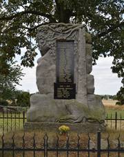 https://upload.wikimedia.org/wikipedia/commons/thumb/3/38/Doubrava_-_WWI_and_WWII_memorial.jpg/1280px-Doubrava_-_WWI_and_WWII_memorial.jpg