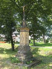 http://upload.wikimedia.org/wikipedia/commons/thumb/a/a3/K%C5%99%C3%AD%C5%BE_u_zbo%C5%99en%C3%A9_kaple_sv._Ducha,_Svitavy-La%C4%8Dnov.JPG/220px-K%C5%99%C3%AD%C5%BE_u_zbo%C5%99en%C3%A9_kaple_sv._Ducha,_Svitavy-La%C4%8Dnov.JPG