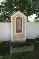 Little chapel near church of Saint Martin in Budkov, Teb District.JPG