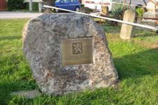 https://upload.wikimedia.org/wikipedia/commons/thumb/9/9a/Plaque_and_stone_to_Czech_Republic_foundation_in_Police%2C_T%C5%99eb%C3%AD%C4%8D_District.JPG/1280px-Plaque_and_stone_to_Czech_Republic_foundation_in_Police%2C_T%C5%99eb%C3%AD%C4%8D_District.JPG