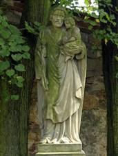https://upload.wikimedia.org/wikipedia/commons/thumb/4/42/Dukovany_-_socha_sv._Josefa_v_z%C3%A1meck%C3%A9m_parku.jpg/800px-Dukovany_-_socha_sv._Josefa_v_z%C3%A1meck%C3%A9m_parku.jpg