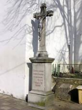 Horn Kounice - k u kostela.jpg