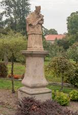 Socha sv. Jana Nepomuckho  05.jpg