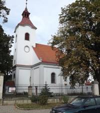 Moravsk krumlov, kostel Vech svatch a hbitov (1).JPG