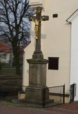 Cross near chapel of Holy Family in Odunec.jpg