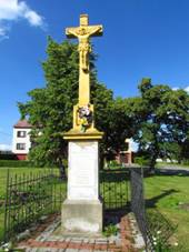 Wayside cross in Peovice, Teb District.JPG