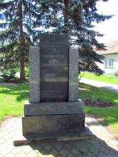 Memorial of World War II victims in Raice, Teb District.JPG