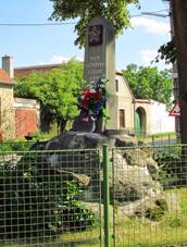 World War memorial in Radkovice u Hrotovic, Teb District.JPG