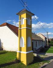 Little wayside chapel in Rouchovany, Teb District.JPG