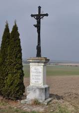 Suchohrdly-u-Miroslavi-kek u obce2011.jpg