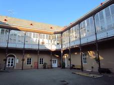 Courtyard of Chateau in Tavkovice, Znojmo District.JPG