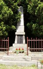 PomnÃk padlÃ½m (Brzice) 01.JPG