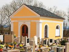 Kostel svat�ho Ducha (Ho�i�ky) - h�bitov.jpg