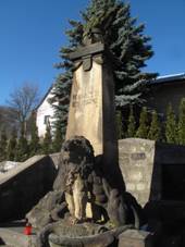 Horn� Kostelec, pam�tn�k.jpg