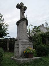 Lhota za ervenm Kostelcem krucifix U Devti k.jpg