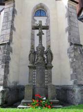 Nchod kostel sv. Vavince 02.jpg