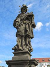 Nchod socha sv. Jana Nepomuckho 02.jpg