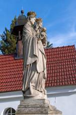 Rokytnk, socha Panny Marie u kaple 03.jpg