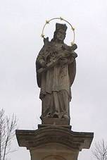 https://upload.wikimedia.org/wikipedia/commons/thumb/f/fa/Velk%C3%A1_Jesenice_-_socha_sv._Jana_Nepomuck%C3%A9ho.jpg/800px-Velk%C3%A1_Jesenice_-_socha_sv._Jana_Nepomuck%C3%A9ho.jpg