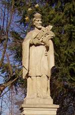 https://upload.wikimedia.org/wikipedia/commons/thumb/a/a2/Socha_PB130689.jpg/320px-Socha_PB130689.jpg