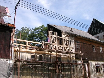 instalace dochovan�ch prvk� hr�zd�n� - b�ezen 2006