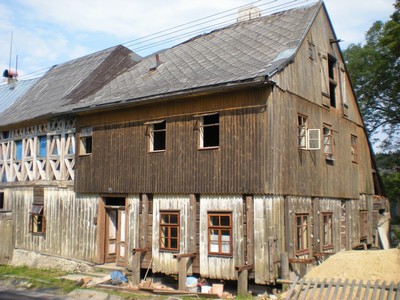 stavba kamenn� podezd�vky a obnova rouben� v roce 2009