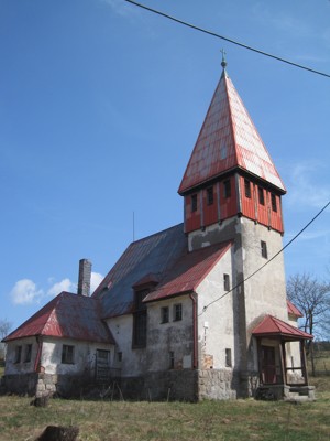 kostel od jihoz�padu - duben 2010