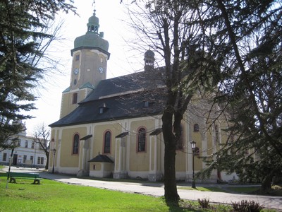 kostel sv. Vav�ince od severoz�padu - duben 2010