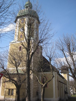 kostel od severov�chodu - duben 2010