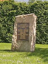 Banice pomnk padlch.JPG