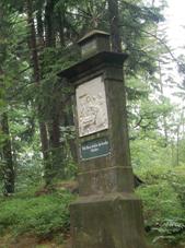 http://upload.wikimedia.org/wikipedia/commons/thumb/5/51/K%C5%99i%C5%BEov%C3%A1_cesta-Rokole.JPG/1280px-K%C5%99i%C5%BEov%C3%A1_cesta-Rokole.JPG