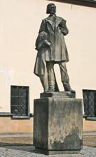 https://upload.wikimedia.org/wikipedia/commons/thumb/e/ef/Statue_of_Frantisek_Ladislav_Hek_in_Dobruska.jpg/800px-Statue_of_Frantisek_Ladislav_Hek_in_Dobruska.jpg