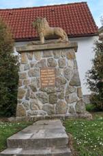 Doubravice u Nhoan pomnk padlch.jpg