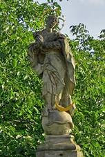 Socha Panny Marie Immaculaty - celkov pohled 1.jpg