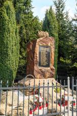 Val u Dobruky - pomnk padlch.jpg