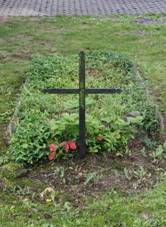 Ti Studn - symbolick hrob V. Kaprlov obr01.jpg