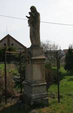 Nov� M�sto nad Cidlinou socha Panny Marie.JPG