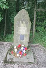 Prasek pomnk sovtskch parautist.JPG