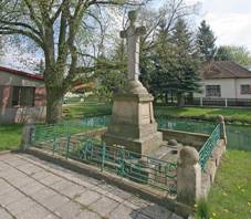 Smidarsk Lhota pomnk padlch.JPG