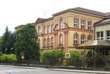 http://upload.wikimedia.org/wikipedia/commons/thumb/0/0e/Fulnek%2C_elementary_schoool.jpg/1024px-Fulnek%2C_elementary_schoool.jpg