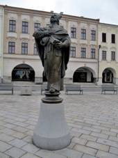 Nov Jin, socha sv. Mikule.jpg