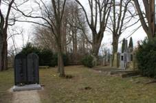 idovsk hbitov v Holicch 03.JPG