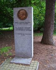 Holice, Holubova, Masarykv pomnek.jpg