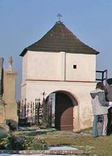 Lazne Bohdanec CZ hrbitovni kaple.jpg