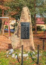 Pomnk padlch v Lohenicch.jpg